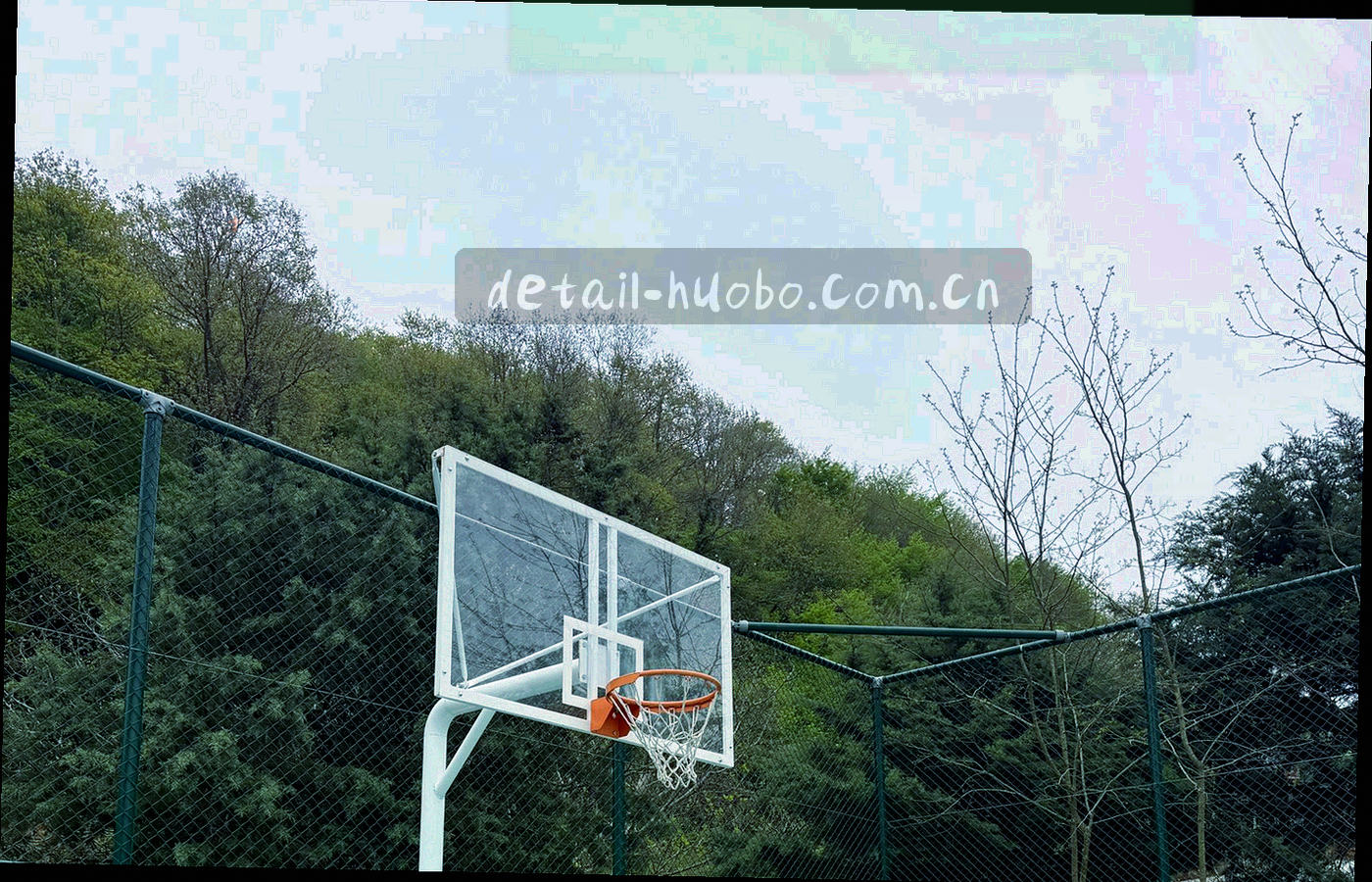 家庭桌面上桌面端与平板共用一个入口卡片的局部场景
